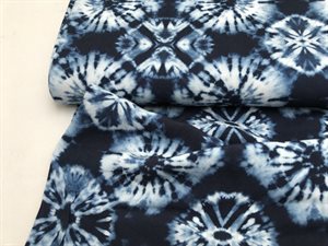 Fastvævet viscose - batik mønster i blålige nuancer 